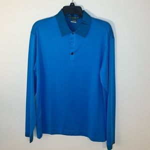 Nike TW Platinum shirt Tagged Large fits like a Medium